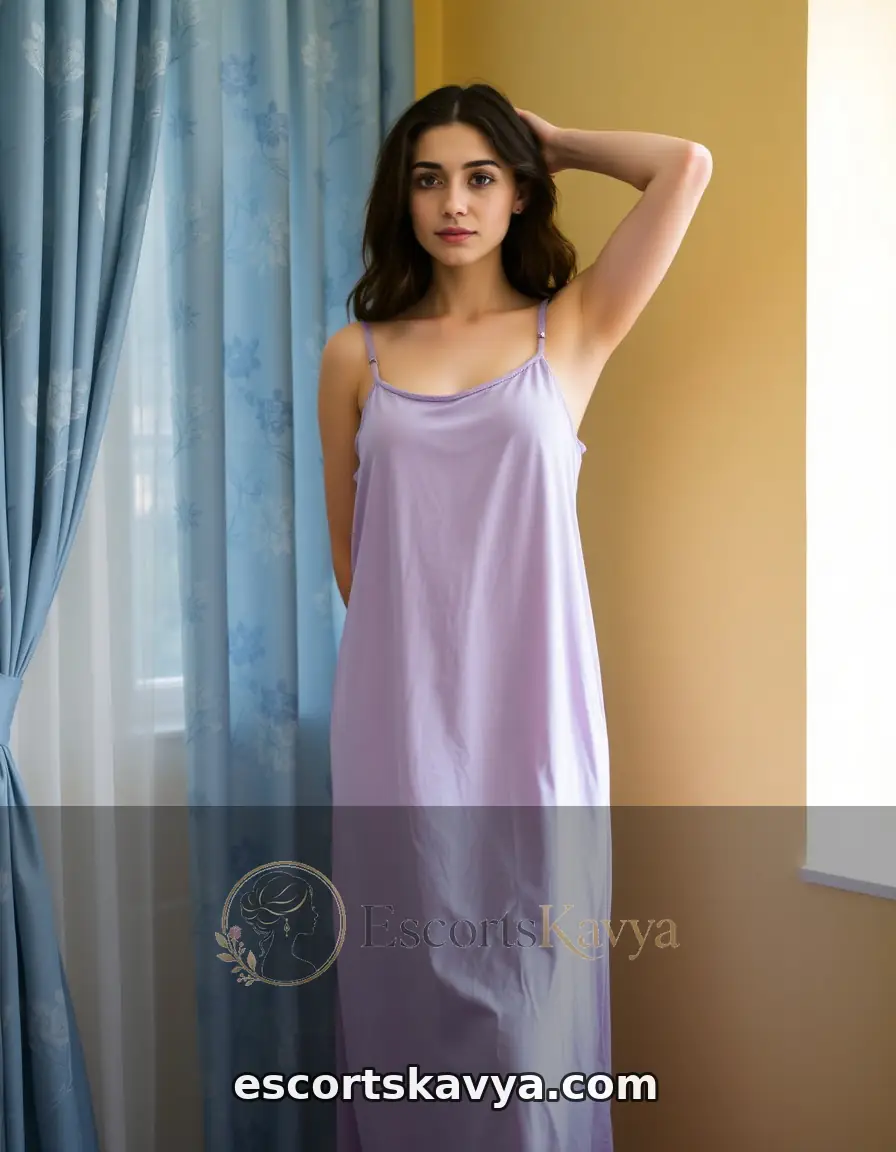 Simran Bhatia foreign escort in Kaushambi